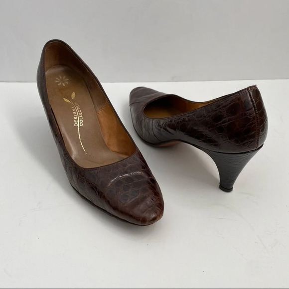 Vintage Designer Collection Brown Leather Short Heels - Picture 9 of 16
